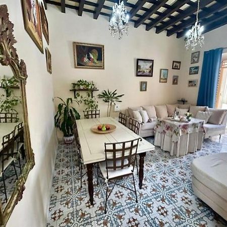 Gatu Casa Lola , " Preferente Mayores De 25 Anos Y Familias " El Puerto de Santa María Esterno foto