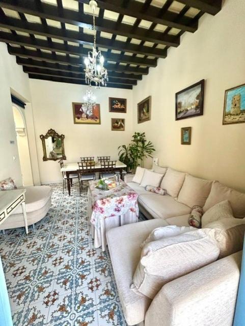 Gatu Casa Lola , " Preferente Mayores De 25 Anos Y Familias " El Puerto de Santa María Esterno foto