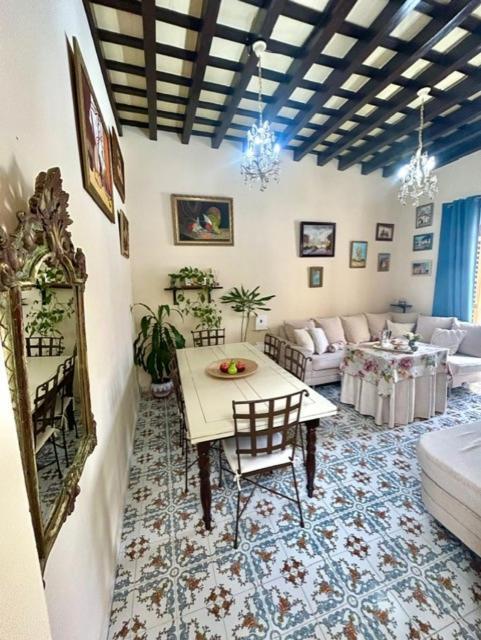 Gatu Casa Lola , " Preferente Mayores De 25 Anos Y Familias " El Puerto de Santa María Esterno foto