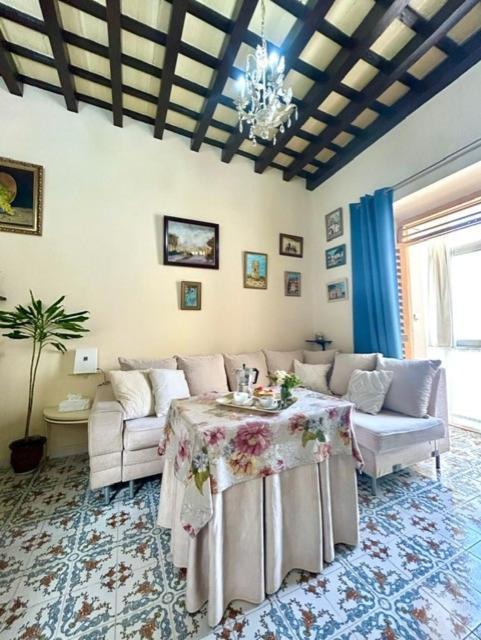 Gatu Casa Lola , " Preferente Mayores De 25 Anos Y Familias " El Puerto de Santa María Esterno foto